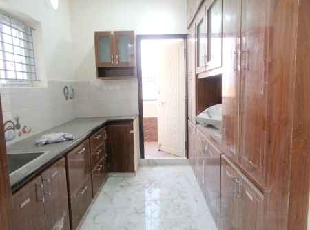 5) Li id 387 - Kitchen.jpg